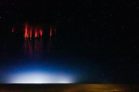 Brilliant Red Sprite Lightning Caught on Camera