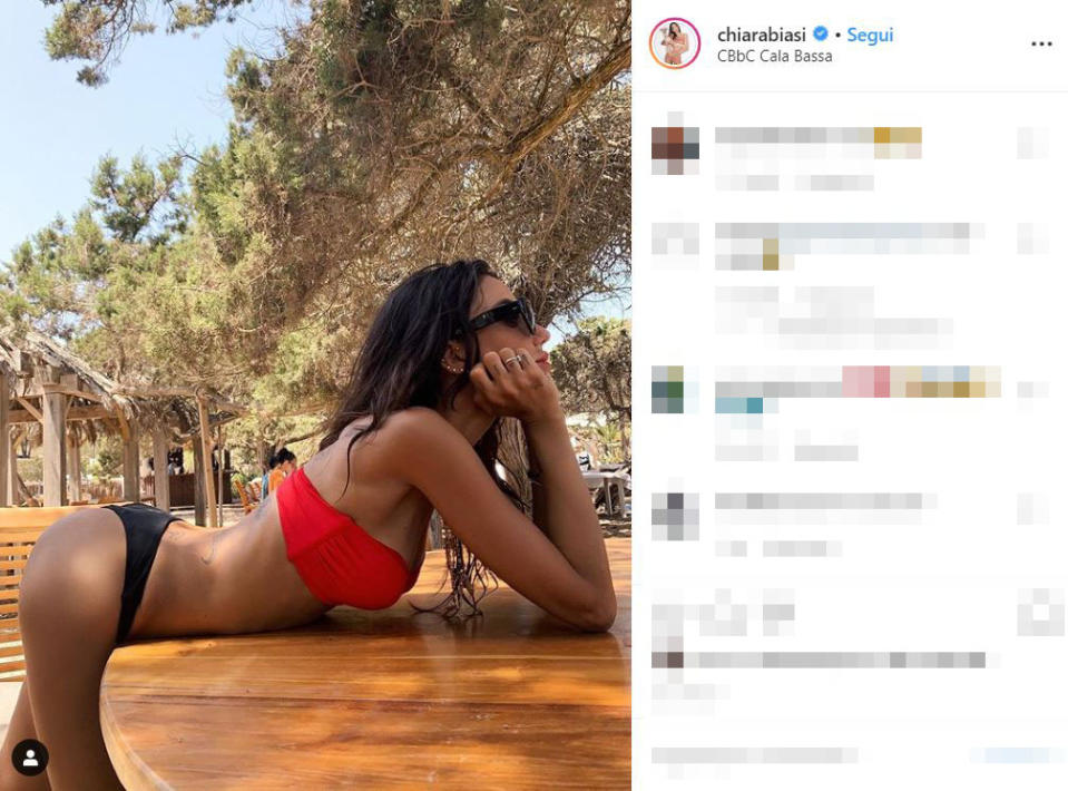 Per Chiara Biasi è stato un anno fortunato su Instagram, nonostante la frase pronunciata alle Iene: “Io per 80mila euro manco mi alzo al mattino e mi pettino i capelli!” Nel 2019, infatti, le sue foto hanno avuto 26,3 milioni di like e questo scatto in particolare ne ha totalizzati 480.000.