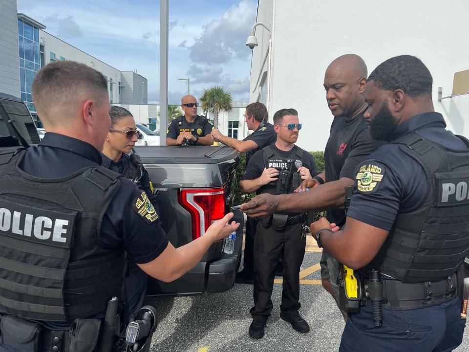 Orlando police officers will assist law enforcement in Sanibel Island for the next five weeks.