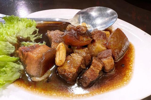 Dishes to get a taste of Manila