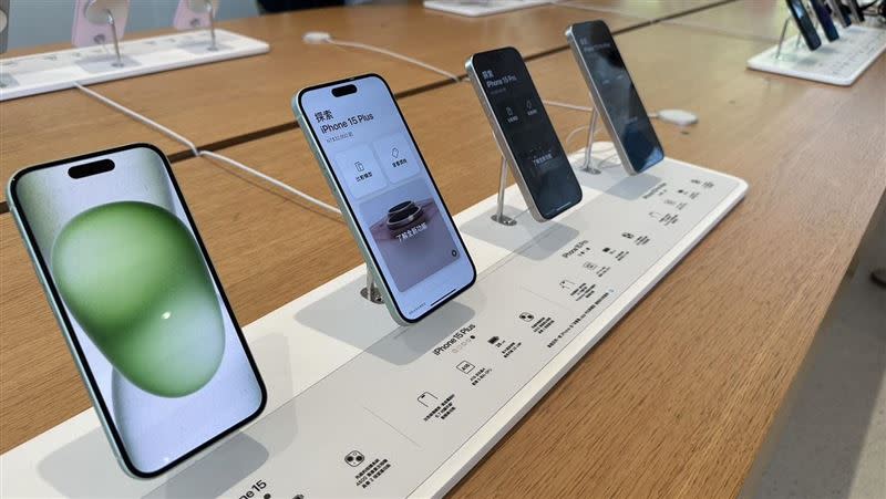  蘋果證實 iPhone 15 系列手機有過熱問題。（圖／資料照）