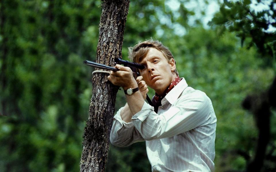 Hot shot: Edward Fox as the assassin hired to kill Charles de Gaulle in The Day of the Jackal (1973) - alamy.com