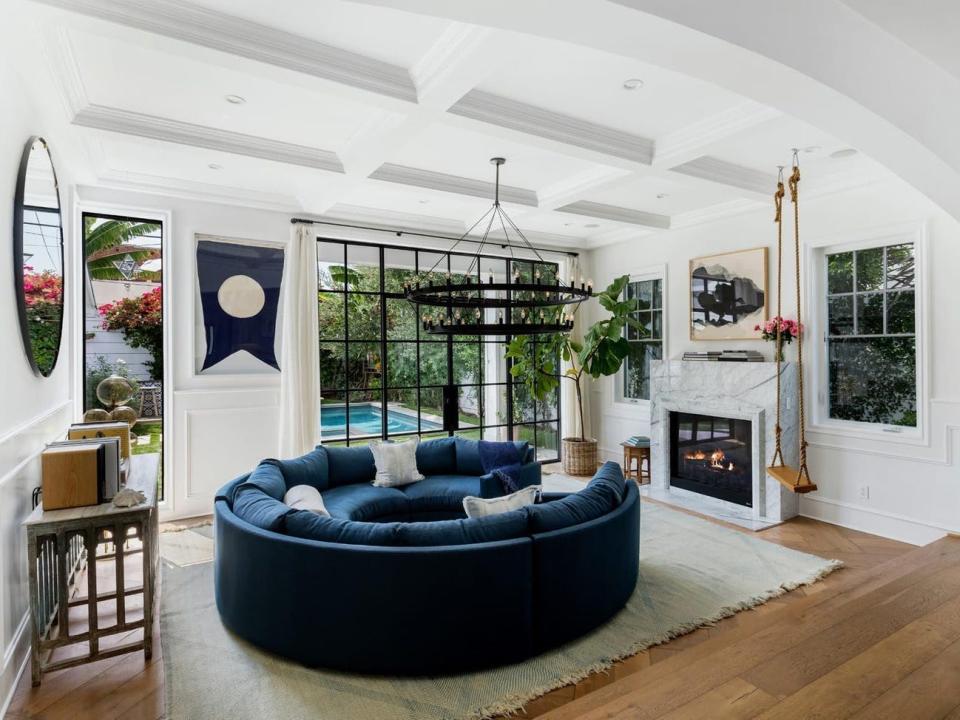 The living room in Margot Robbie's former house