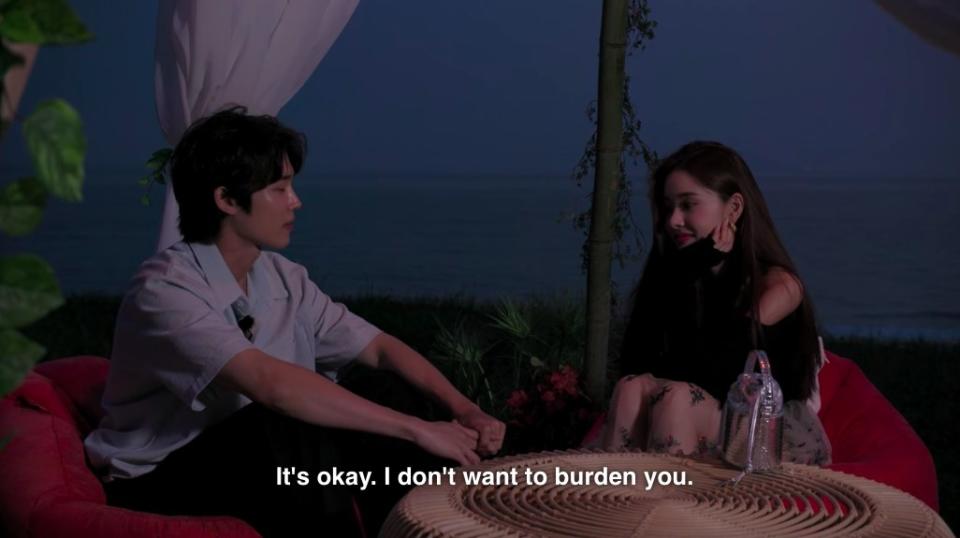 Si-hun says, "It's okay, I don't want to burden you"