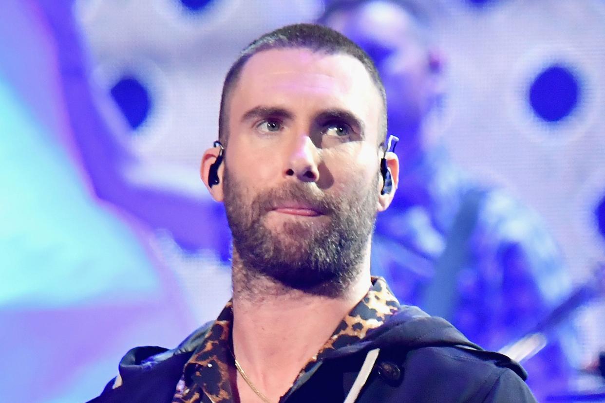 adam levine maroon 5 face