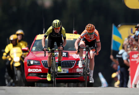 Cycling - 5th La Course by Le Tour de France - 112.5-km from Annecy to Le Grand-Bornand - July 17, 2018 - Mitchelton-Scott rider Annemiek van Vleuten of the Netherlands and Boels-Dolmans rider Anna van der Breggen of the Netherlands sprint for victory. REUTERS/Benoit Tessier