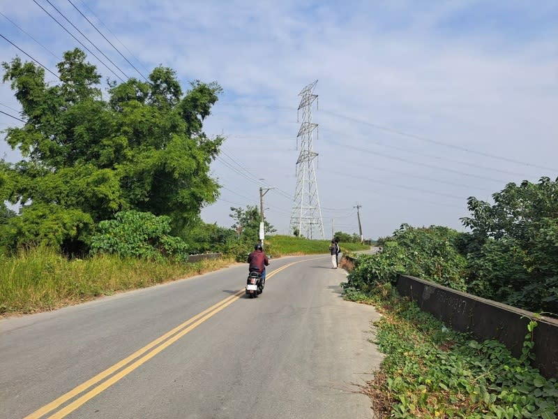 高市啟動路竹區竹園里橋重建 高雄市路竹區竹園里橋位於環球路90巷，因橋齡老 舊，市府工務局進行改建工程，將於4月底開工，預 計12月完工。 （高雄市工務局提供） 中央社記者蔡孟妤傳真  113年4月22日 