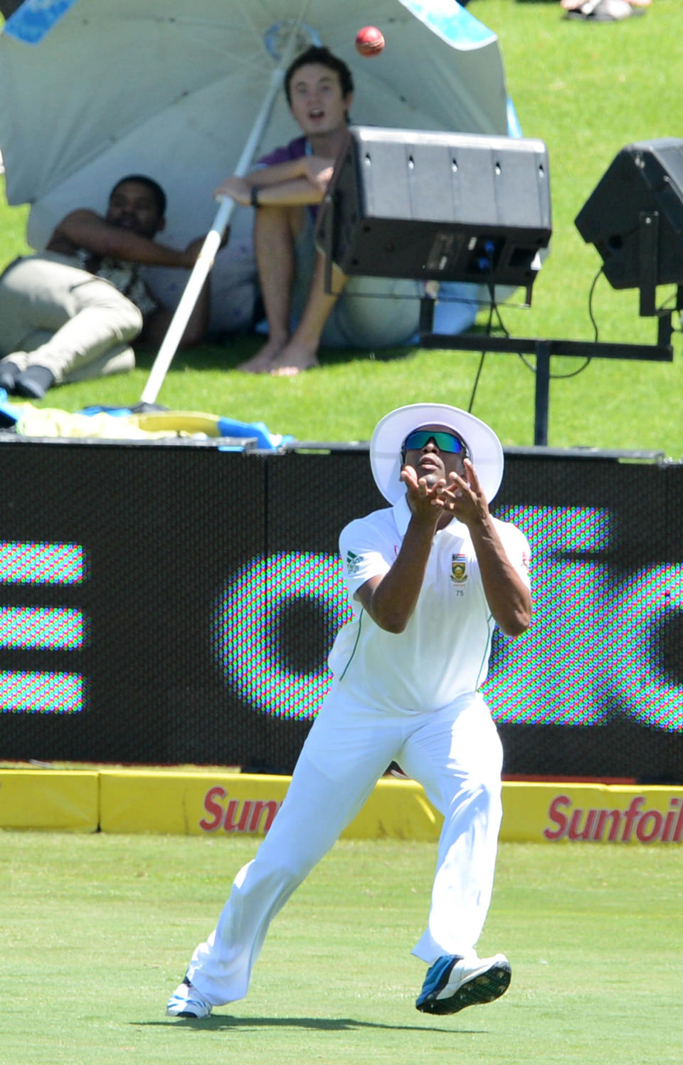 Vernon Philander of South Africa takes the catch for the wicket of Michael Clarke of Austrailia during day one of the First Test match between South Africa and Australia at SuperSport Park on February 12, 2014 in Centurion, South Africa. (Photo by Lee Warren/Gallo Images/Getty Images)