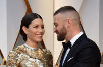 Justin Timberlake and Jessica Biel arrive in the red carpet for the 89th Academy Awards.<em> [Photo: Getty]</em>