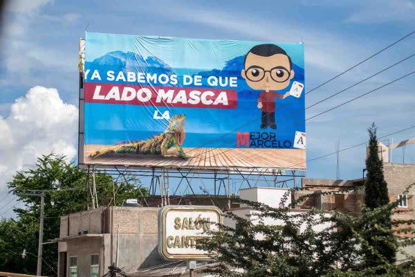 Espectacular a favor de Marcelo Ebrard en Acapulco, Guerrero.