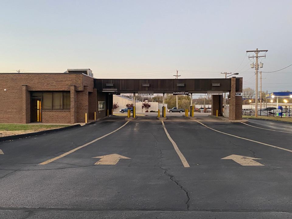 empty drive thru at an american bank