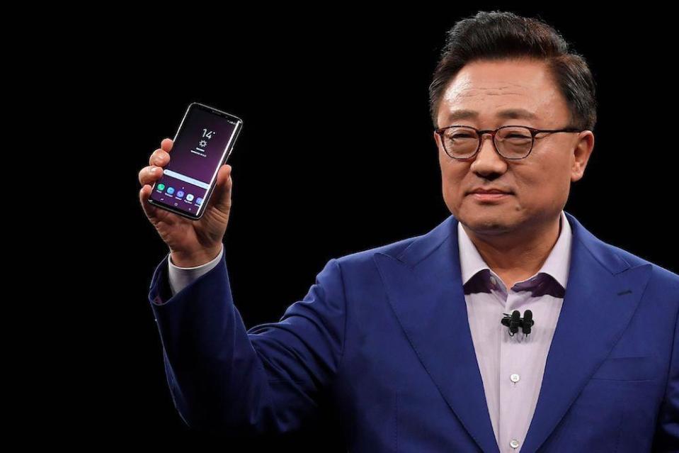 Samsung president of mobile communications business DJ Koh presents the new Samsung Galaxy S9 smartphone