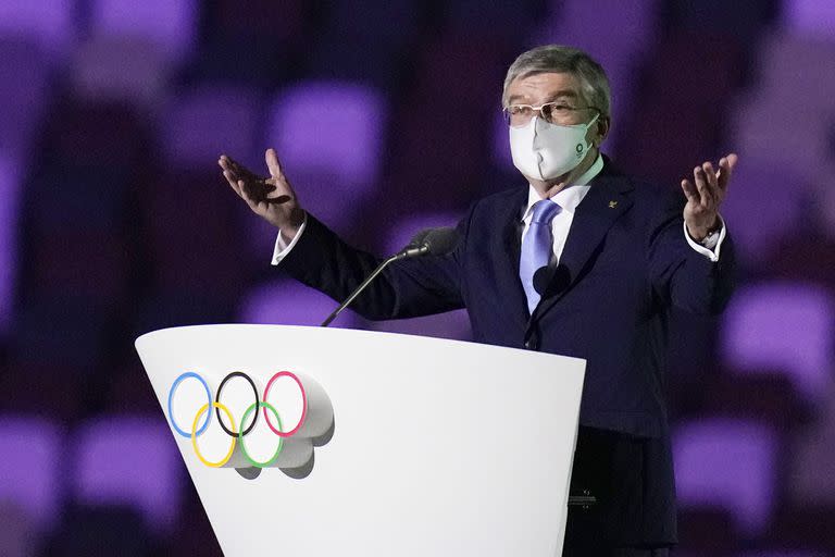Thomas Bach, presidente del Comité Olímpico Internacional, habla durante la ceremonia de apertura en el Estadio Olímpico de los Juegos Olímpicos de Verano de 2020, el viernes 23 de julio de 2021, en Tokio, Japón.