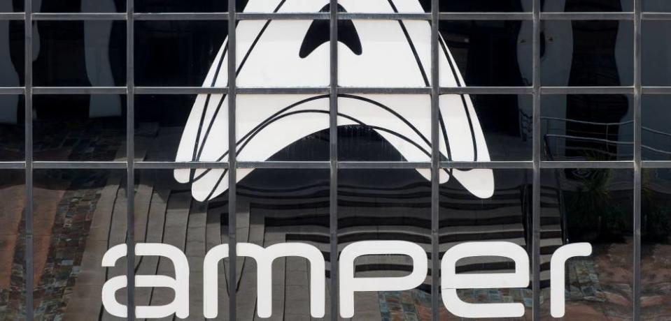 Amper se desploma en el Mercado Continuo tras anunciar una ampliación de capital