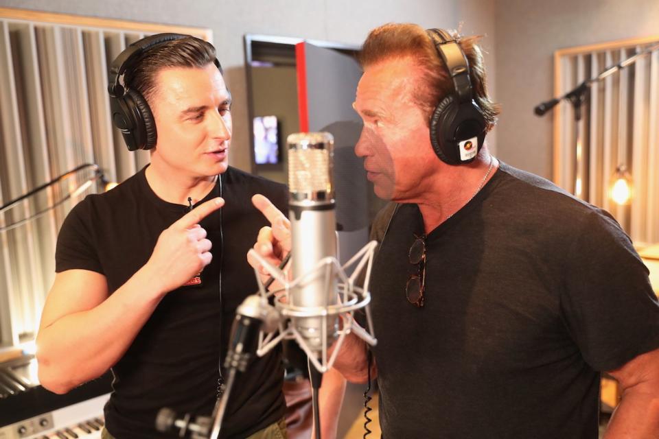 Mit seiner neuen Single "Pump It Up" setzt Andreas Gabalier seinem Landsmann Arnold Schwarzenegger ein musikalisches Denkmal. Und der Hollywoodstar macht munter mit.