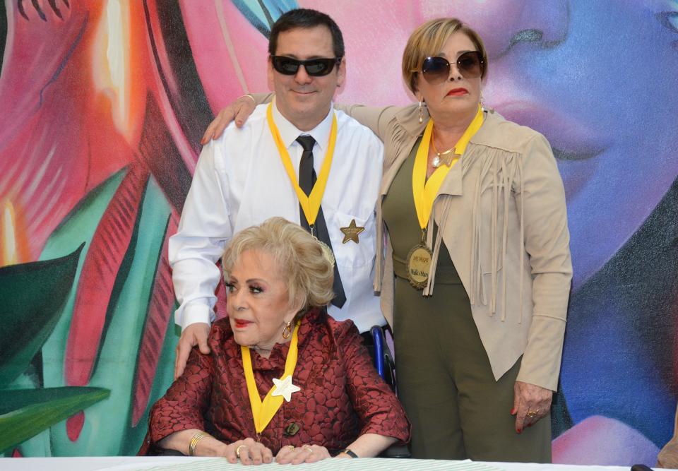 Luis Enrique Guzmán, Sylvia Pasquel y Silvia Pinal / Cortesía