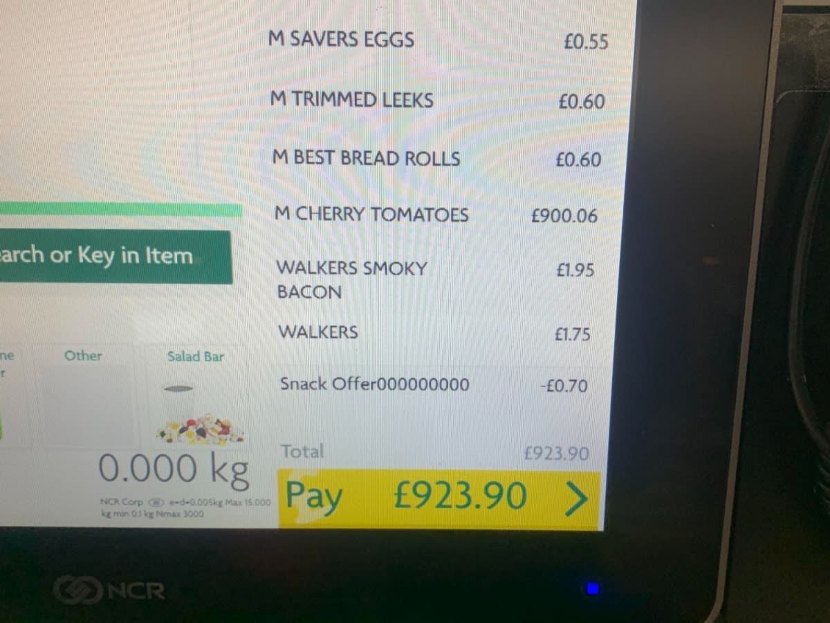 The cherry tomatoes were accidentally been priced at £900.06. (Reddit/Ok_Artichoke_6499)