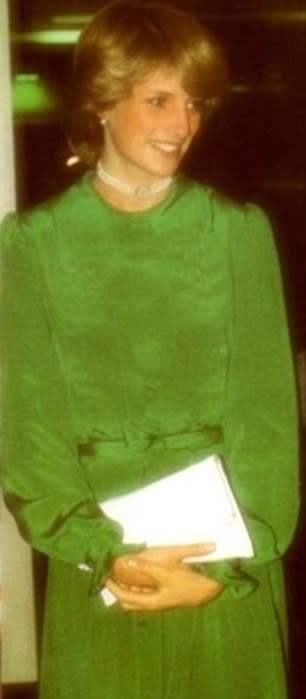 Lady Di en robe verte