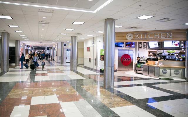 Atlanta Braves All-Star Grill - Atlanta Airport Concourse D