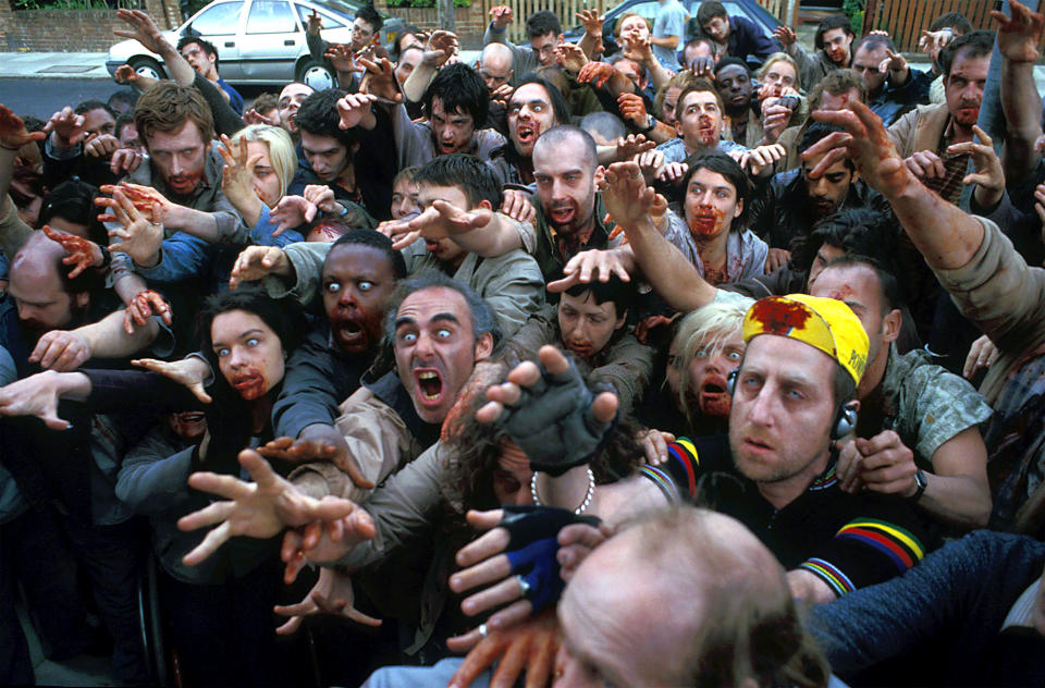 SHAUN OF THE DEAD, 2004, (c) Rogue Pictures/courtesy Everett Collection