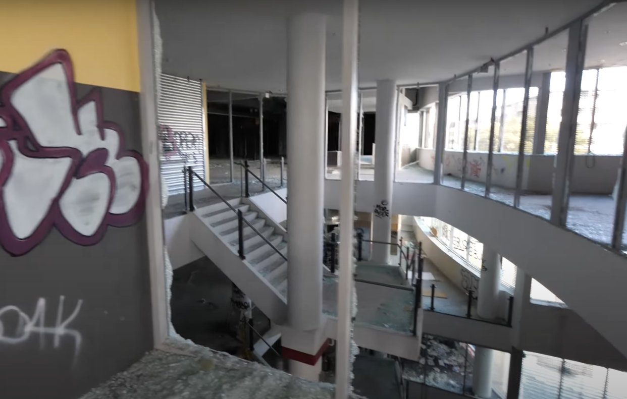 The Brands on Sale mall has been abandoned for years. Source: YouTube/XistFilm
