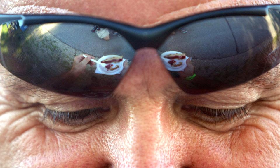 Steve Felty of Old Town, Florida, enjoys his morning pie in Ogden on RAGBRAI XXXVI Tuesday, July 22, 2008.