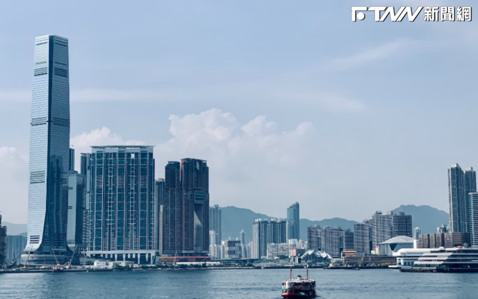 香港特區行政長官李家超宣布，9月25日起港交所不因惡劣天氣而停止交易。