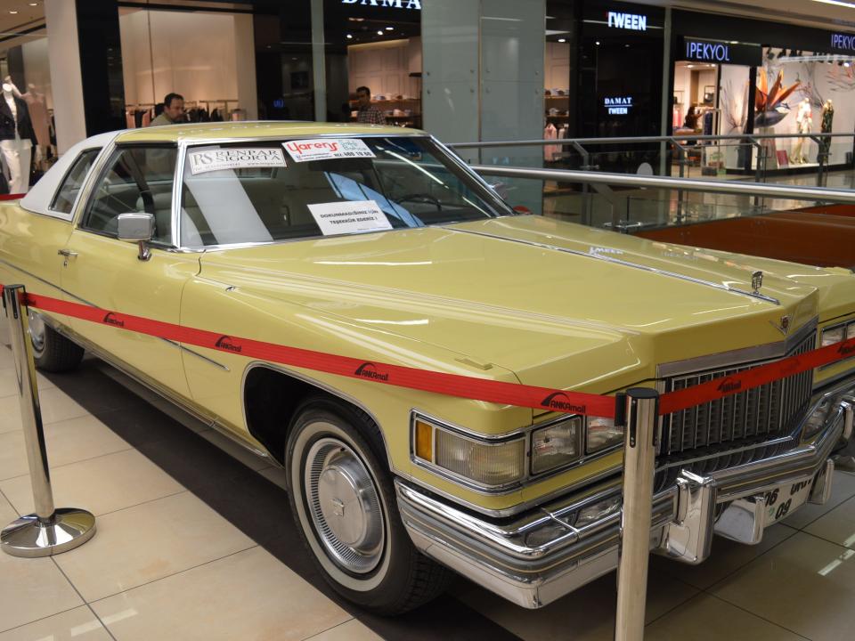 Cadillac Coupe DeVille