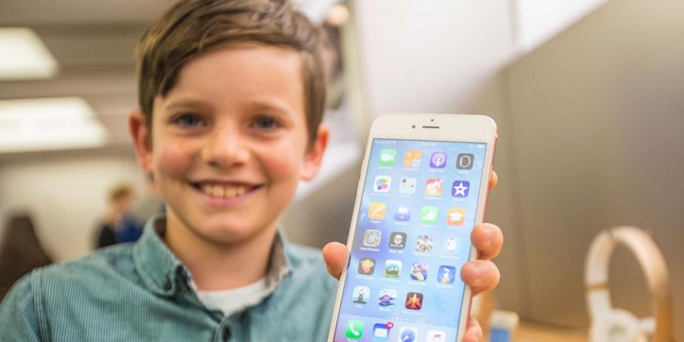 iphone kid child apple store