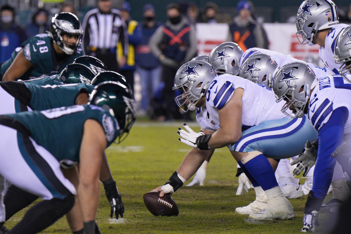 NFL Sunday Night Football live tracker: Unbeaten Eagles host