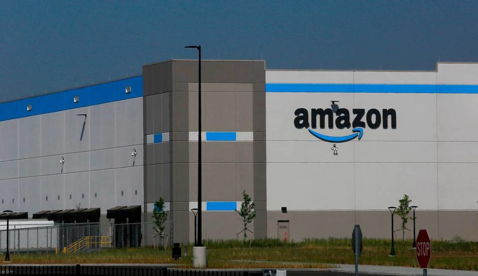 Amazon Inc. has built two massive fulfillment distribution warehouse centers across from each other in east Pasco. The company expects to employ up to 1,500 when they eventually open. Bob Brawdy/bbrawdy@tricityherald.com
