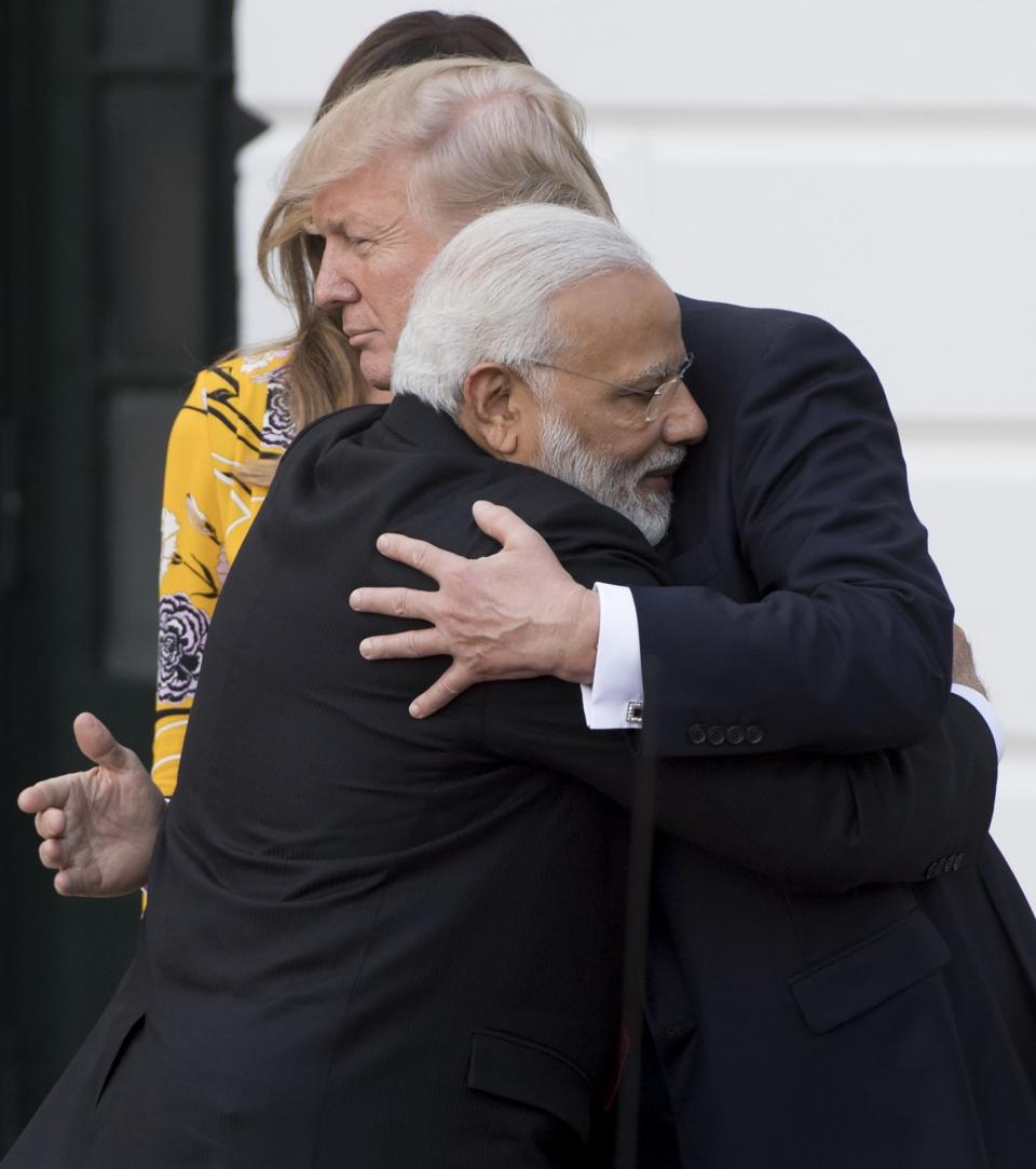 El abrazo de Narendra Modi