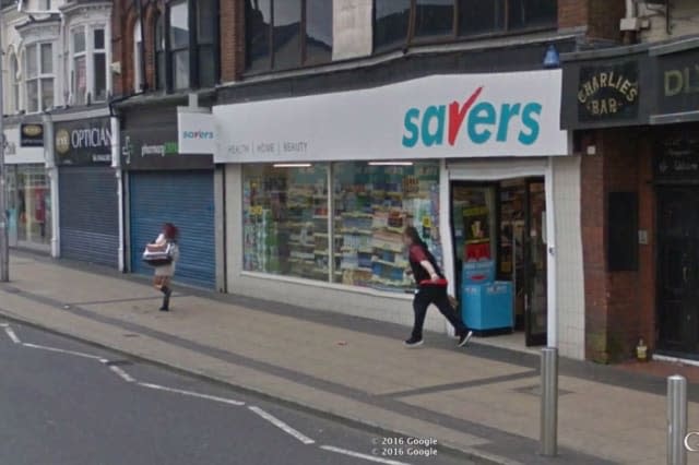 Google Street View catches shoplifter fleeing scene of crime