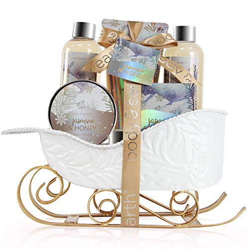 Body & Earth Gifts Spa Set (Amazon / Amazon)