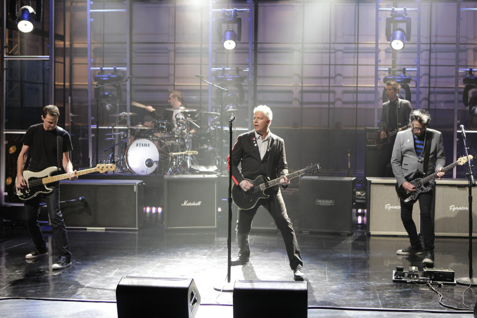 THE TONIGHT SHOW WITH JAY LENO -- (EXCLUSIVE COVERAGE) -- Episode 4301 -- Pictured: (l-r) Greg K., Dexter Holland, Pete Parada, Noodles of musical guest The Offspring perform on August 17, 2012 -- (Photo by: Paul Drinkwater/NBCU Photo Bank/NBCUniversal via Getty Images via Getty Images)