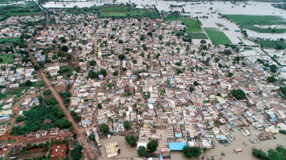 Heavy monsoon triggers floods in India