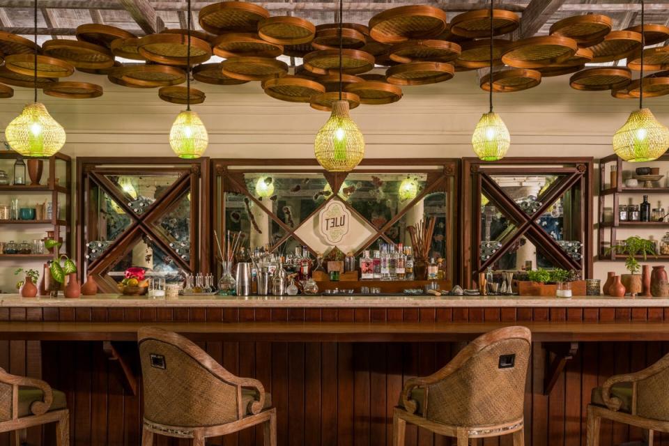The Four Seasons Jimbaran Bay Telu bar brings a new lease of life to arak cocktails (Four Seasons)