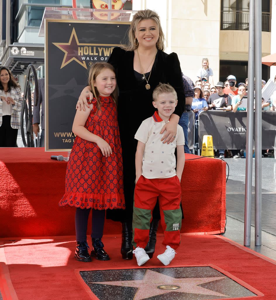 Kelly Clarkson with her two children at the Hollywood Walk of Fame ceremony