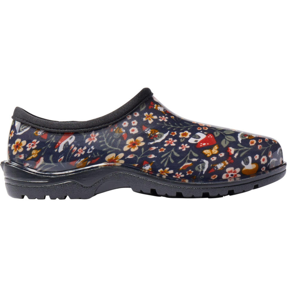 <p><a href="https://go.redirectingat.com?id=74968X1596630&url=https%3A%2F%2Fwww.duluthtrading.com%2Fs%2FDTC%2Fwomens-duluth-garden-clogs-40482.html&sref=https%3A%2F%2Fwww.womansday.com%2Fstyle%2Ffashion%2Fg46552071%2Fbest-clothes-for-gardening%2F" rel="nofollow noopener" target="_blank" data-ylk="slk:Shop Now;elm:context_link;itc:0;sec:content-canvas" class="link ">Shop Now</a></p><p>Women's Garden Clogs</p><p>duluthtrading.com</p><p>$18.71</p><span class="copyright">Duluth Trading Company</span>