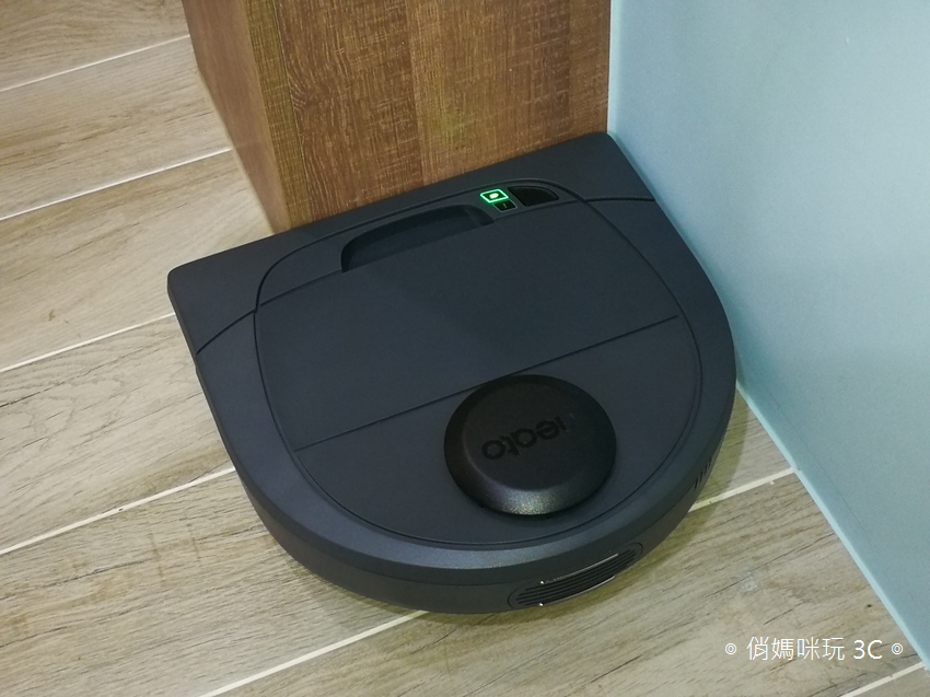 聰明不亂闖！美國 Neato Botvac D3 雷射掃描 Wi-Fi 掃地機器人吸塵器開箱