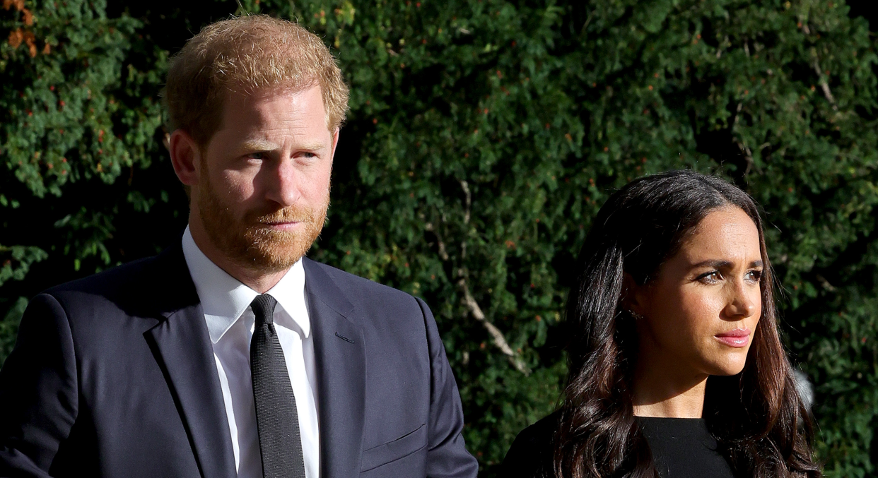 Prince Harry greeted crowds outside Windsor Castle with wife Meghan Markle. (Getty Images)