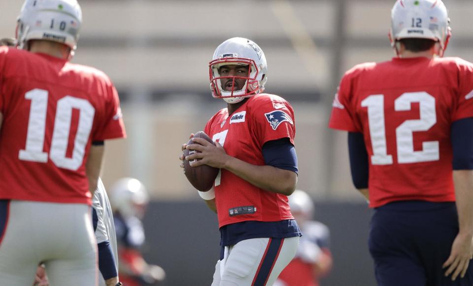 New England Patriots quarterback Jacoby Brissett, center, participates in a drill during practice for the NFL Super Bowl 51 football game against the Atlanta Falcons. Wednesday, Feb. 1, 2017, in Houston. (AP Photo/Charlie Riedel)