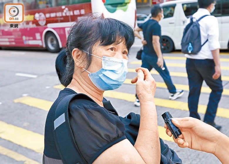 趙女士近兩年未與居於內地的姐姐見面，盼兩地盡早恢復通關。（黃偉邦攝）