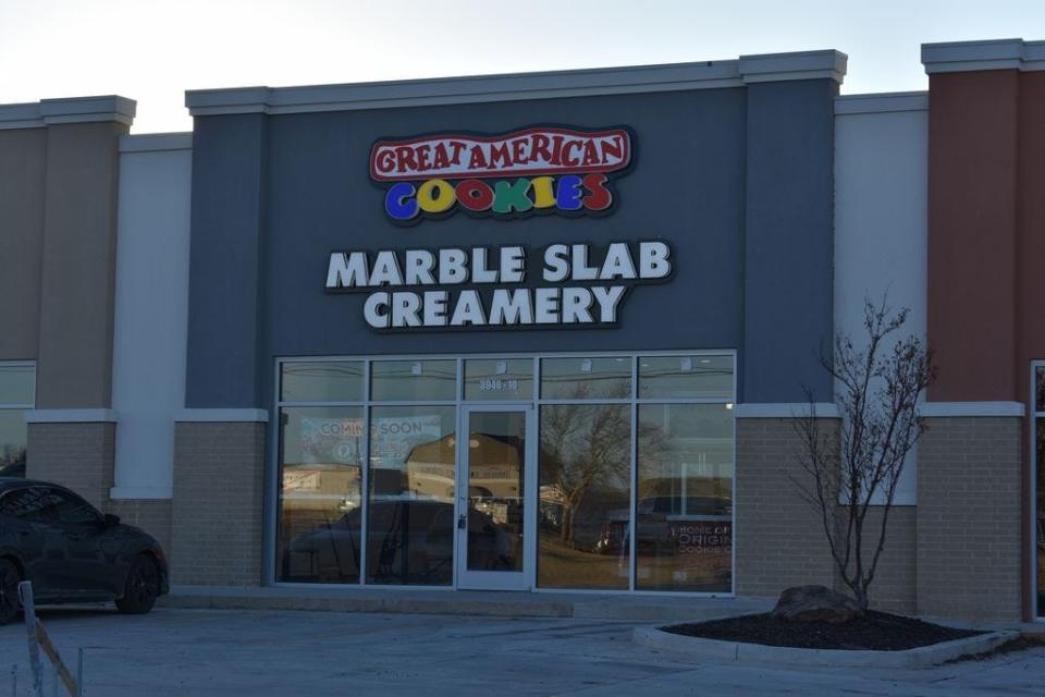 A Marble Slab Creamy / Great American Cookies combo store.