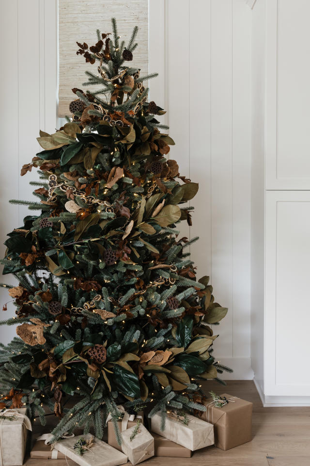 9 Tips on How to Decorate a Christmas Tree to Look Full – Nearly Natural