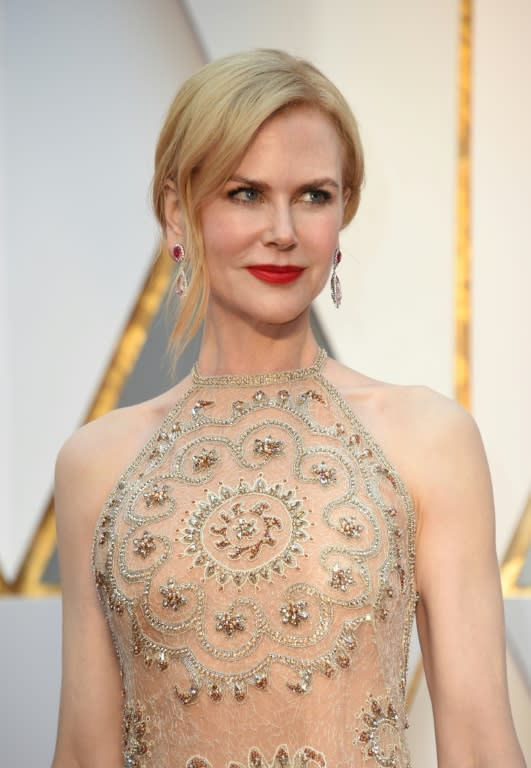 Nominee for best supporting actress "Lion" Nicole Kidman arrives on the red carpet for the 89th Oscars on February 26, 2017 in Hollywood, California