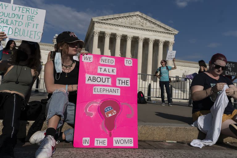Manifestantes en favor del aborto protestan ante la Corte Suprema de Estados Unidos en Washington. (AP Foto/Alex Brandon, archivo)