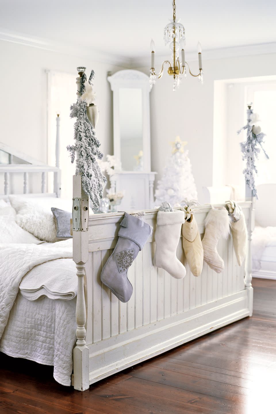 Cozy Holiday Bedroom Idea