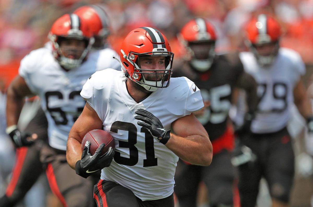 Watch fullback Andy Janovich give the Browns a 7-0 lead vs. the