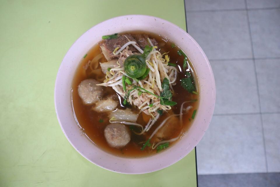 best rated beef noodles - mixed beef noodle soup